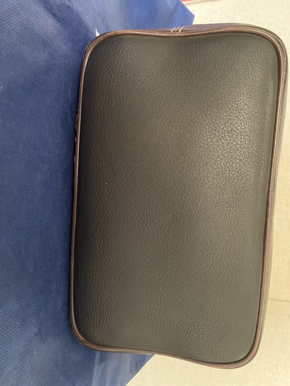 Dooney & Bourke Brown Leather Drawstring Shoulder Bag 🤎🩶 - Picture 7 of 13